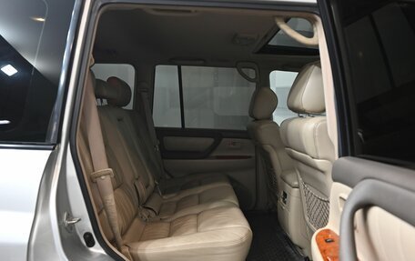 Toyota Land Cruiser 100 рестайлинг 2, 2006 год, 2 400 000 рублей, 21 фотография