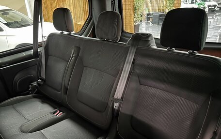 Nissan NV300, 2018 год, 2 995 000 рублей, 11 фотография