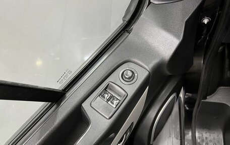 Nissan NV300, 2018 год, 2 995 000 рублей, 24 фотография