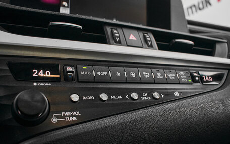 Lexus ES VII, 2020 год, 4 545 000 рублей, 24 фотография