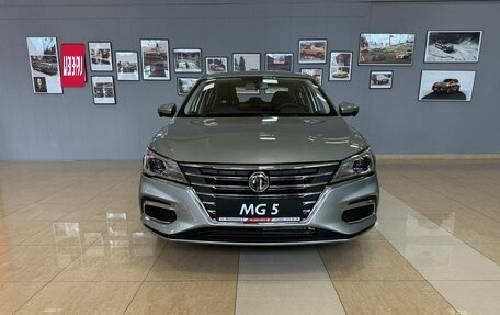 MG 5, 2024 год, 2 449 000 рублей, 10 фотография