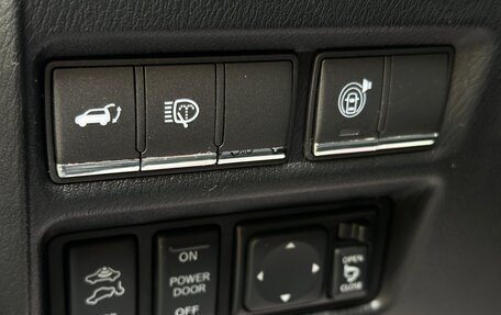 Nissan Patrol, 2011 год, 2 080 000 рублей, 14 фотография