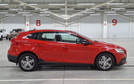 Volvo V40 Cross Country I, 2017 год, 1 650 000 рублей, 5 фотография