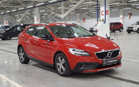 Volvo V40 Cross Country I, 2017 год, 1 650 000 рублей, 3 фотография