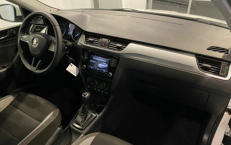 Skoda Rapid I, 2018 год, 1 345 000 рублей, 12 фотография