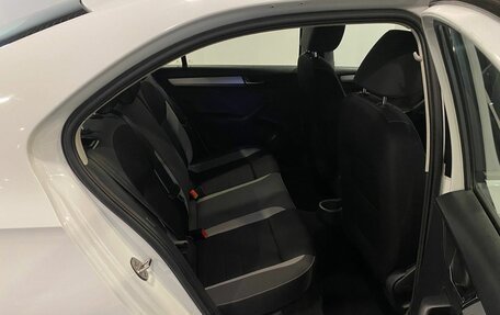 Skoda Rapid I, 2018 год, 1 345 000 рублей, 17 фотография