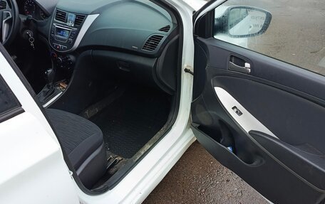 Hyundai Solaris II рестайлинг, 2015 год, 1 250 000 рублей, 3 фотография