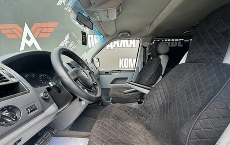 Volkswagen Caravelle T5, 2005 год, 1 195 000 рублей, 11 фотография