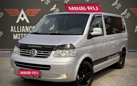 Volkswagen Caravelle T5, 2005 год, 1 195 000 рублей, 3 фотография
