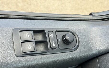 Volkswagen Caravelle T5, 2005 год, 1 195 000 рублей, 19 фотография