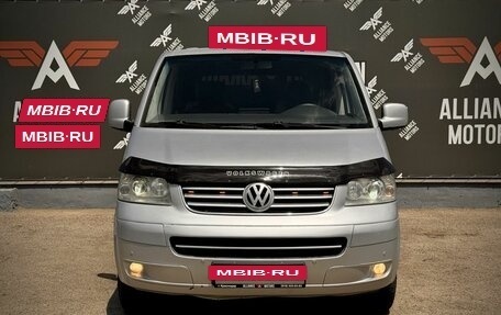Volkswagen Caravelle T5, 2005 год, 1 195 000 рублей, 2 фотография