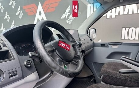 Volkswagen Caravelle T5, 2005 год, 1 195 000 рублей, 10 фотография