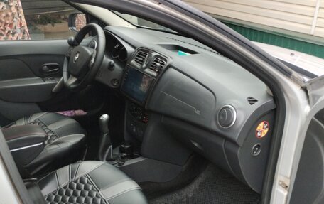 Renault Sandero II рестайлинг, 2018 год, 950 000 рублей, 18 фотография