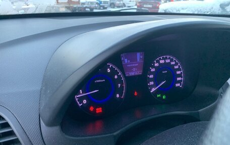 Hyundai Solaris II рестайлинг, 2012 год, 700 000 рублей, 12 фотография