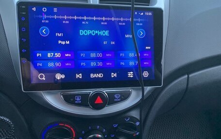 Hyundai Solaris II рестайлинг, 2012 год, 700 000 рублей, 13 фотография