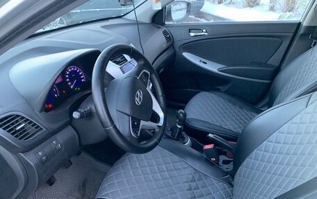 Hyundai Solaris II рестайлинг, 2012 год, 700 000 рублей, 16 фотография