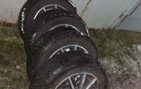 Hyundai Solaris II рестайлинг, 2012 год, 700 000 рублей, 18 фотография