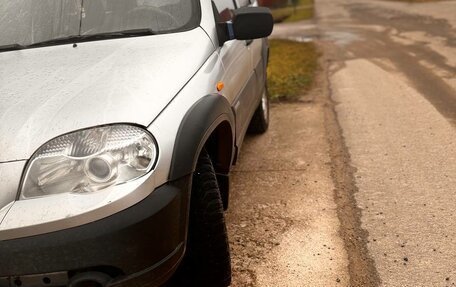Chevrolet Niva I рестайлинг, 2010 год, 299 999 рублей, 3 фотография