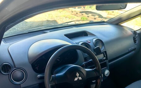 Mitsubishi Colt VI рестайлинг, 2005 год, 270 000 рублей, 8 фотография