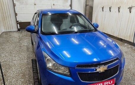 Chevrolet Cruze II, 2009 год, 570 000 рублей, 3 фотография