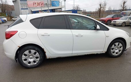 Opel Astra J, 2012 год, 600 000 рублей, 1 фотография