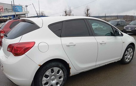 Opel Astra J, 2012 год, 600 000 рублей, 3 фотография