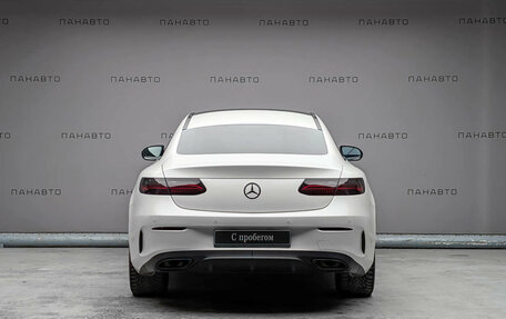 Mercedes-Benz E-Класс, 2019 год, 5 000 000 рублей, 4 фотография