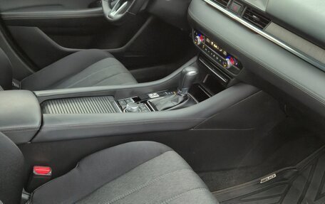 Mazda 6, 2019 год, 2 400 000 рублей, 13 фотография