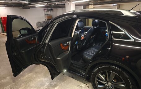 Infiniti FX II, 2012 год, 2 200 000 рублей, 11 фотография