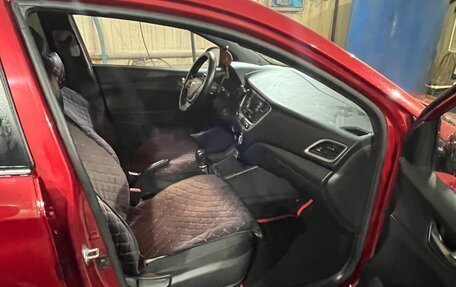 Hyundai Solaris II рестайлинг, 2017 год, 1 180 000 рублей, 6 фотография