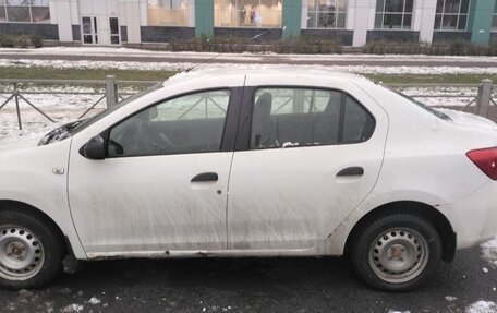 Renault Logan II, 2018 год, 500 000 рублей, 2 фотография