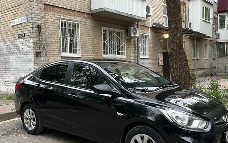 Hyundai Solaris II рестайлинг, 2011 год, 650 000 рублей, 3 фотография