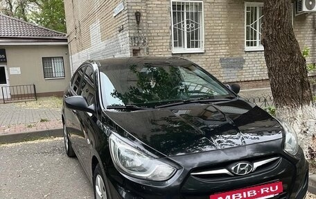 Hyundai Solaris II рестайлинг, 2011 год, 650 000 рублей, 2 фотография