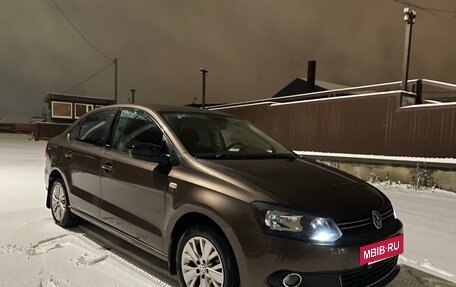 Volkswagen Polo VI (EU Market), 2014 год, 900 000 рублей, 2 фотография