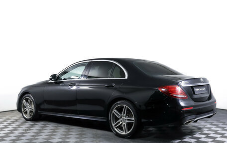 Mercedes-Benz E-Класс, 2019 год, 3 390 000 рублей, 7 фотография