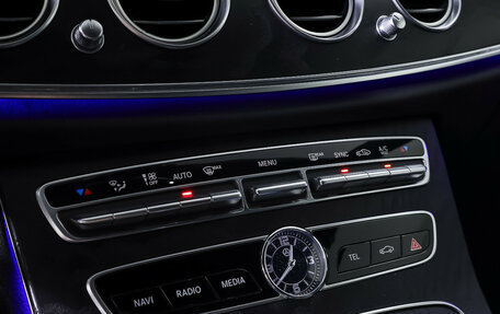 Mercedes-Benz E-Класс, 2019 год, 3 390 000 рублей, 20 фотография