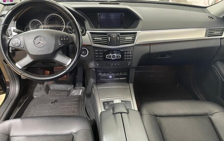 Mercedes-Benz E-Класс, 2012 год, 1 350 000 рублей, 6 фотография