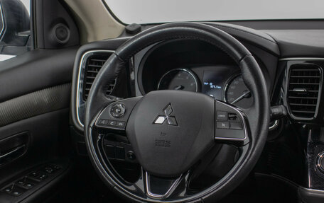 Mitsubishi Outlander III рестайлинг 3, 2018 год, 1 730 000 рублей, 15 фотография