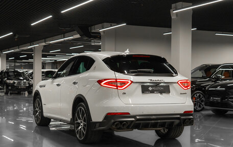 Maserati Levante I, 2018 год, 6 100 000 рублей, 4 фотография