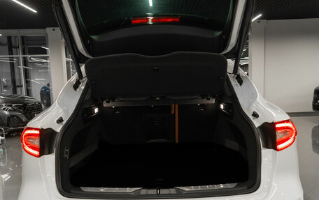 Maserati Levante I, 2018 год, 6 100 000 рублей, 26 фотография