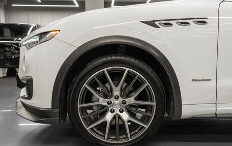 Maserati Levante I, 2018 год, 6 100 000 рублей, 27 фотография