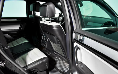 Volkswagen Touareg III, 2017 год, 3 300 000 рублей, 12 фотография