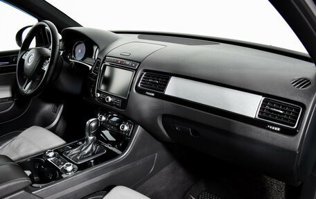 Volkswagen Touareg III, 2017 год, 3 300 000 рублей, 13 фотография