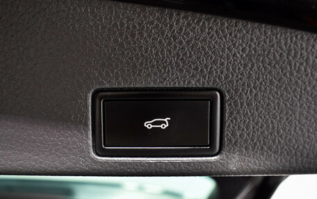 Volkswagen Touareg III, 2017 год, 3 300 000 рублей, 18 фотография