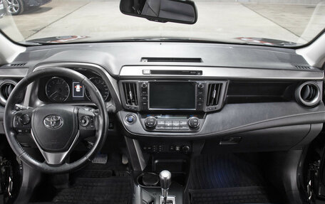 Toyota RAV4, 2017 год, 2 198 000 рублей, 14 фотография