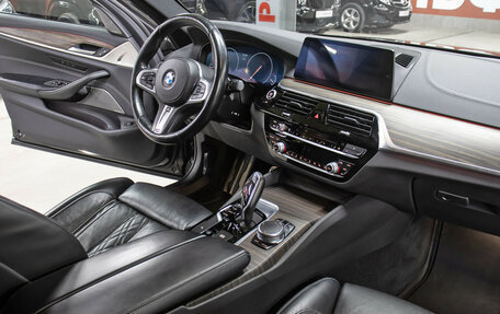 BMW 5 серия, 2019 год, 4 998 000 рублей, 11 фотография