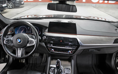 BMW 5 серия, 2019 год, 4 998 000 рублей, 14 фотография