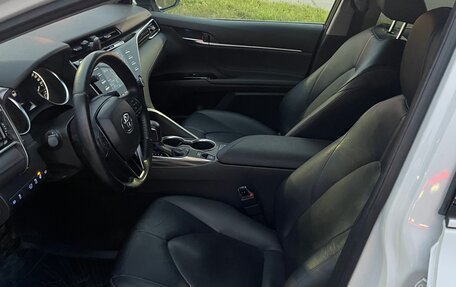 Toyota Camry, 2021 год, 3 800 000 рублей, 7 фотография