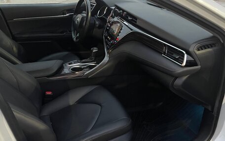 Toyota Camry, 2021 год, 3 800 000 рублей, 12 фотография