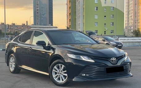 Toyota Camry, 2020 год, 1 990 000 рублей, 1 фотография